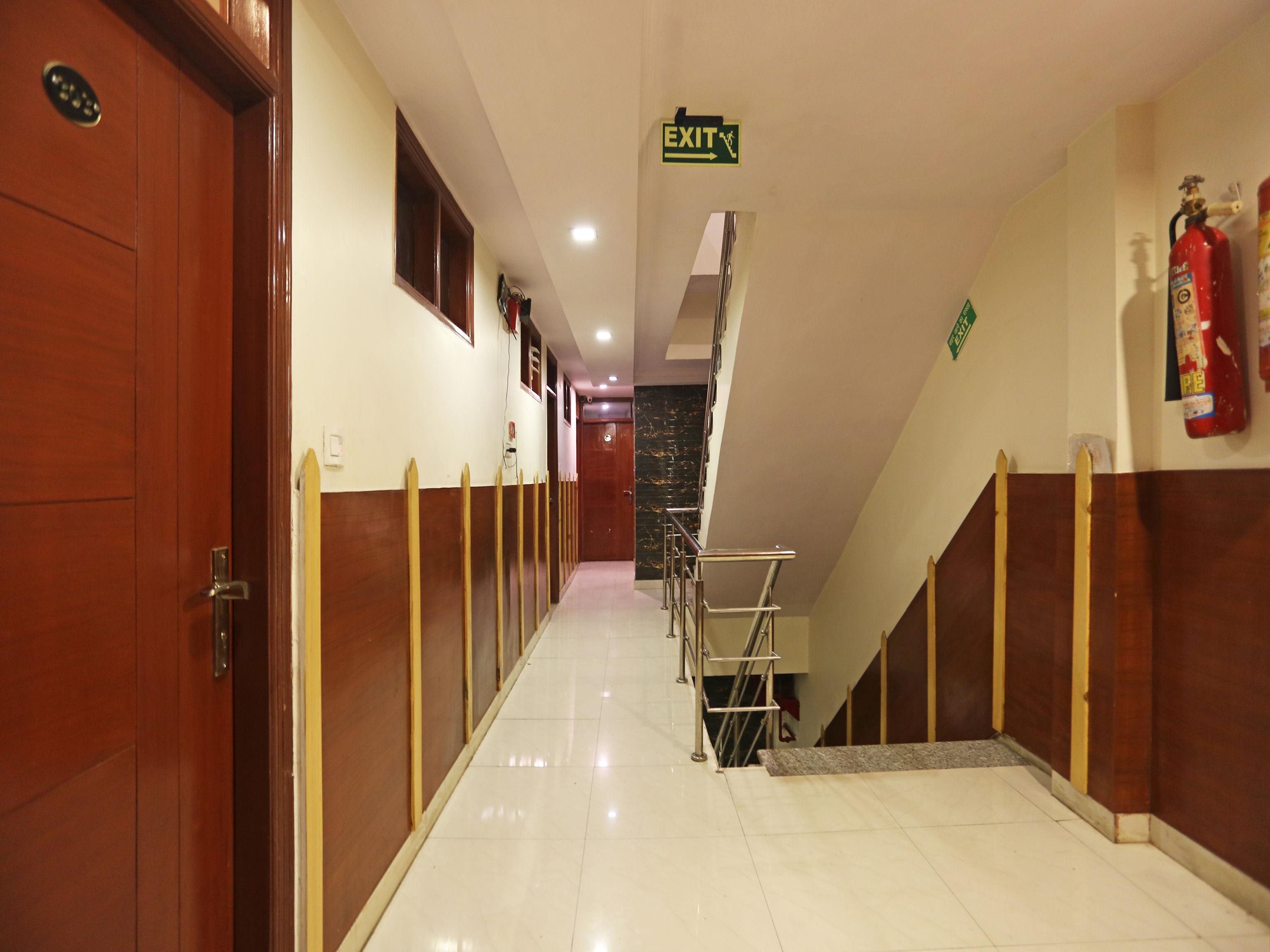 Prem Deluxe Pensión Nueva Delhi Exterior foto